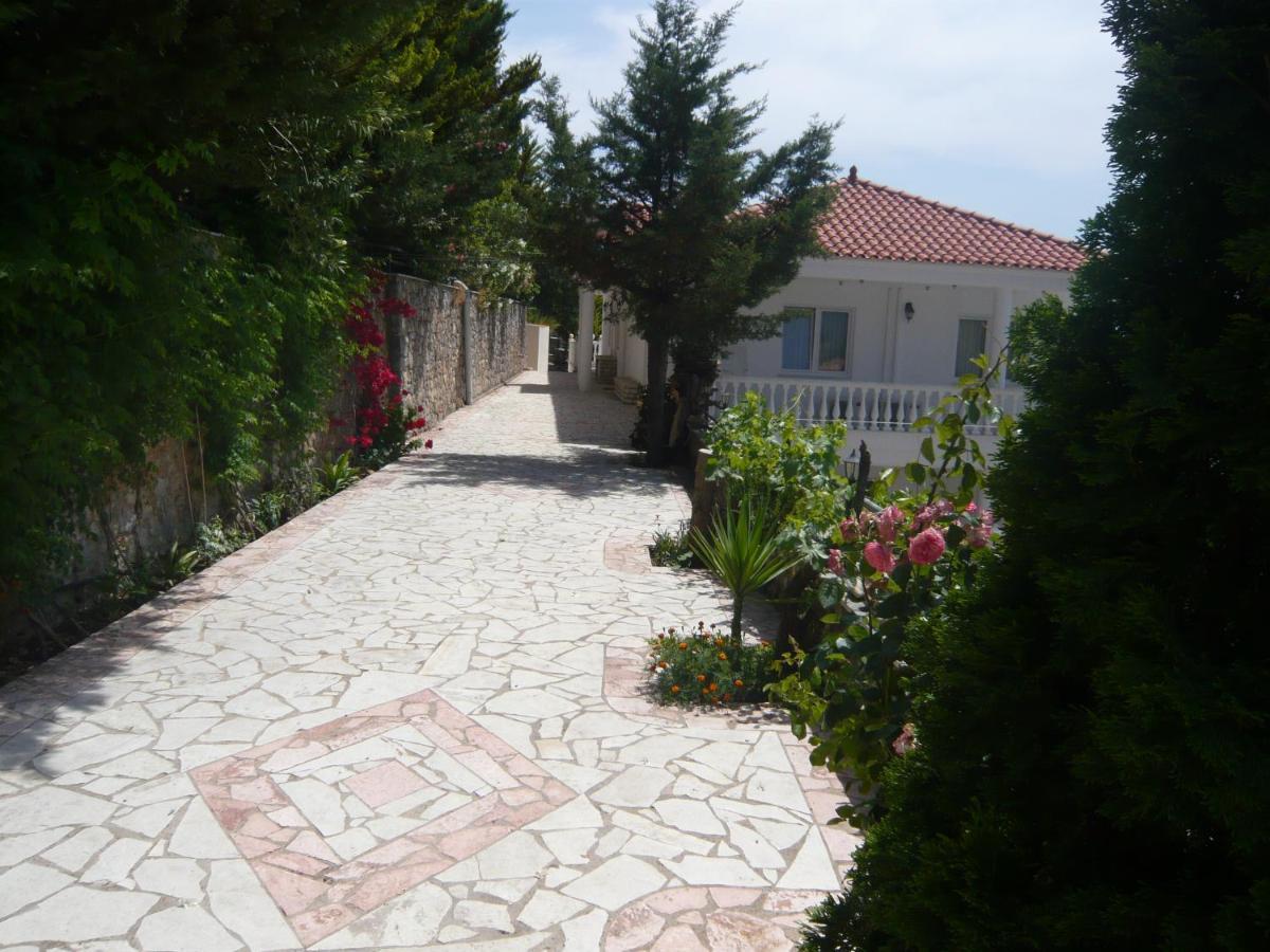 Verga Panorama Apartments Kalamáta Buitenkant foto